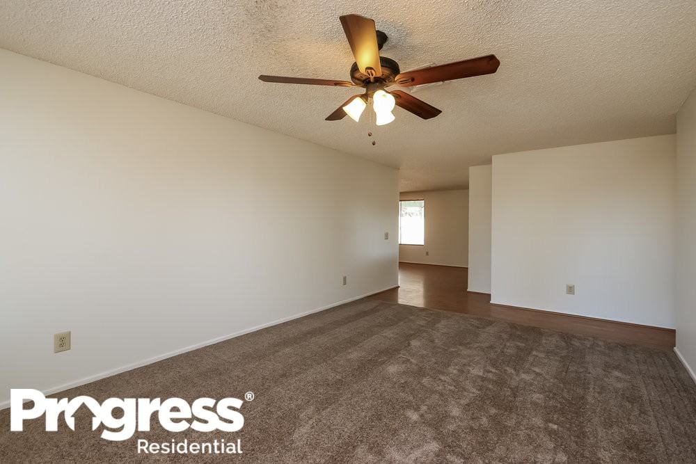 4230 W Gilbert Cir - Photo 2 of 16
