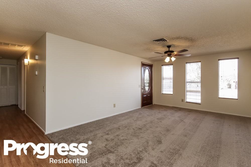 4230 W Gilbert Cir - Photo 3 of 16