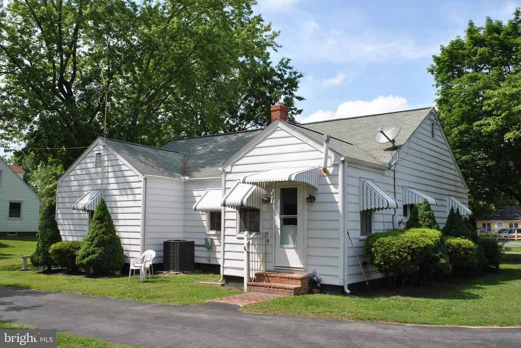 109 Old Bridge Rd - Photo 2 of 7