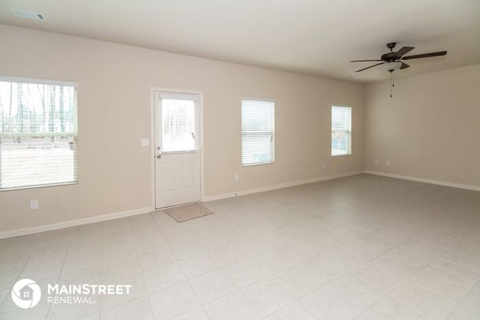 75 Michelle Way - Photo 2 of 15