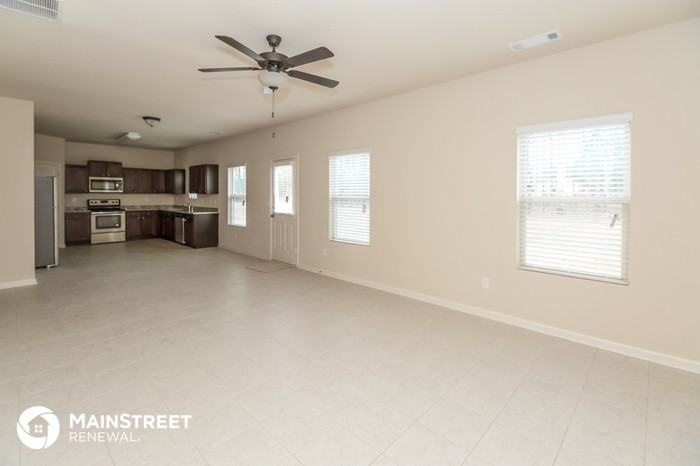 75 Michelle Way - Photo 3 of 15