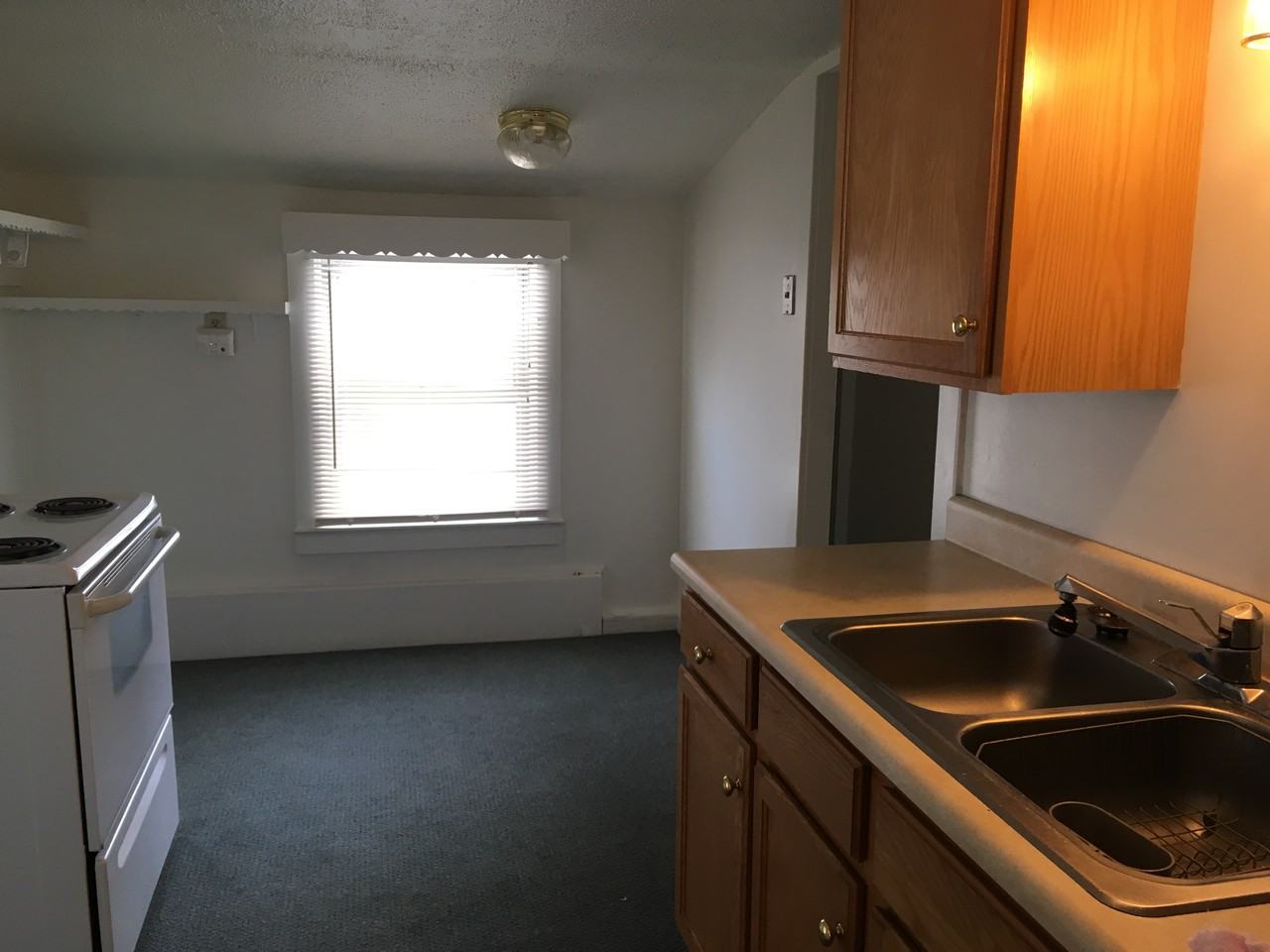 9 Russell St - Photo 2 of 4