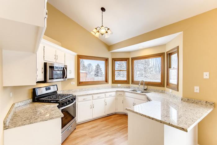 1414 Lakewood Dr - Photo 2 of 11