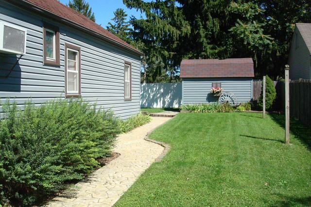 103 Lincoln Ave - Photo 3 of 11