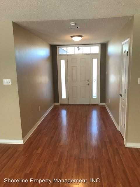 10296 Lake Forest Dr - Photo 2 of 17