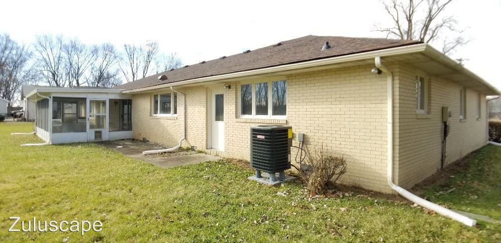 1110 N 200 E - Photo 3 of 13