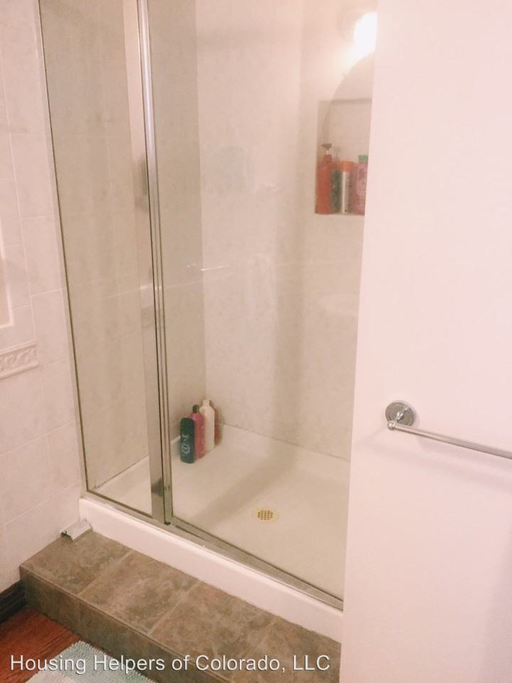 1648 Spruce St #A - Photo 3 of 4
