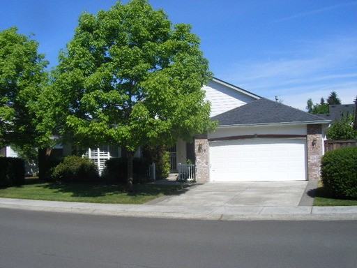 1909 NE 152nd Pl - Photo 2 of 28