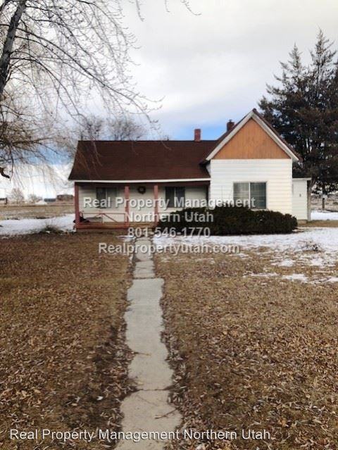 3010 W 1975 N - Photo 2 of 14