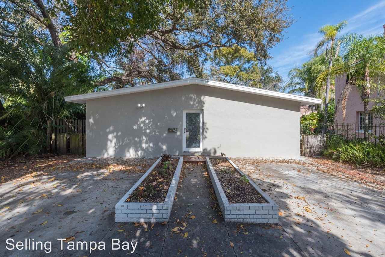 101 Adriatic Ave - Photo 2 of 17