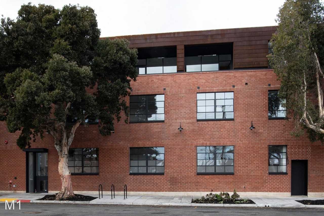 1431 Center St - Photo 3 of 24