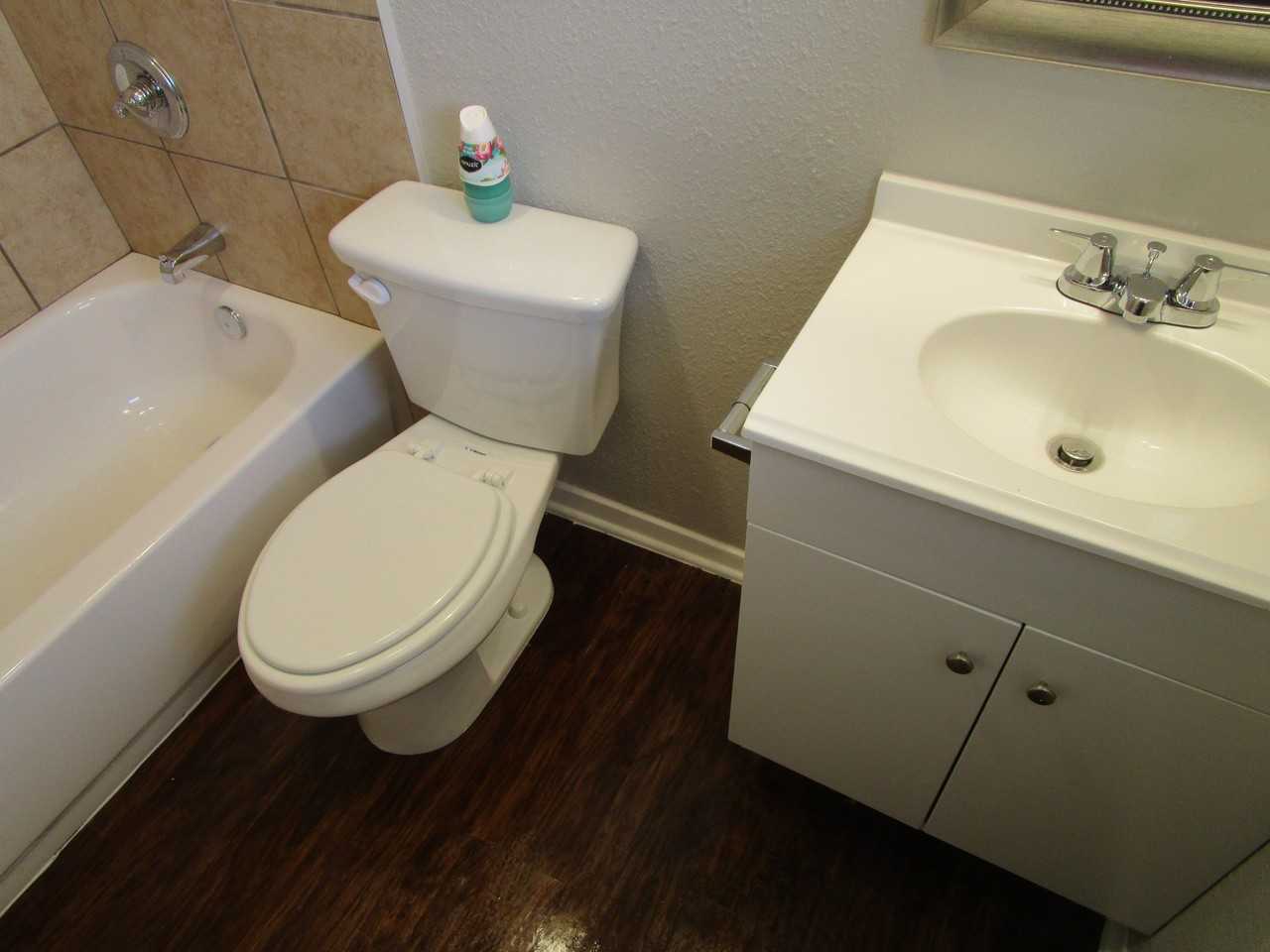 2606 Arlington Ln - Photo 2 of 5