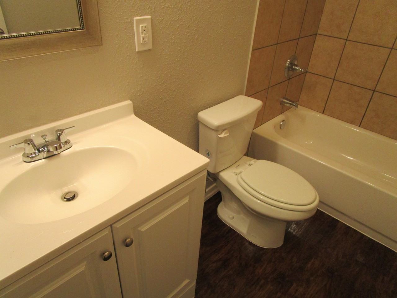 2606 Arlington Ln - Photo 3 of 5