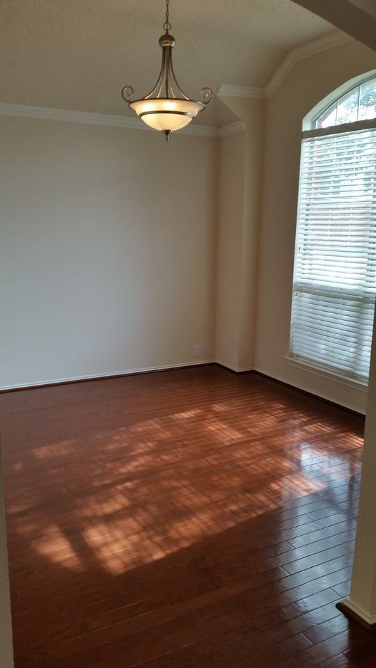 11500 Waterford Ln - Photo 3 of 5