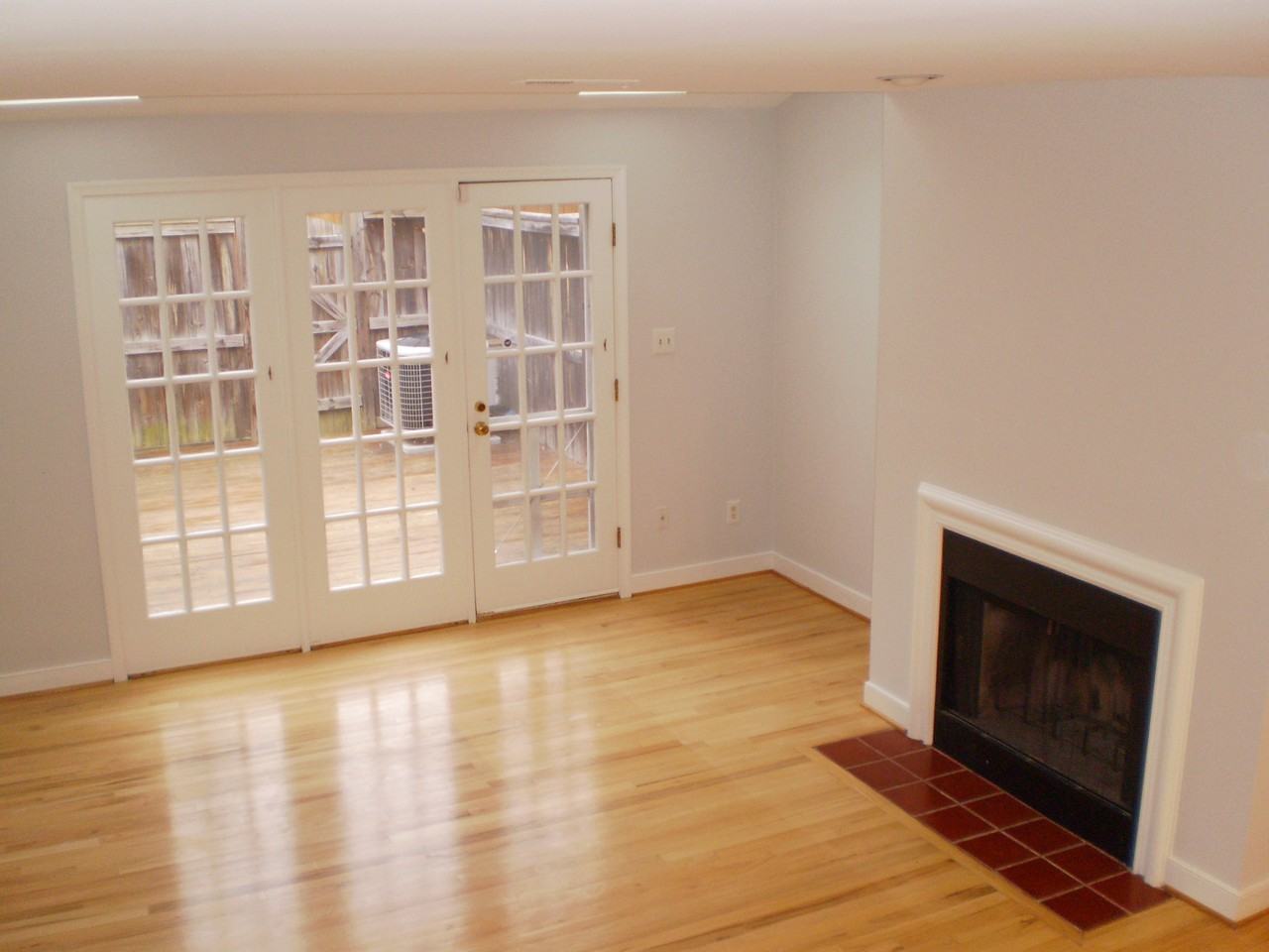 1308 Maple Ave - Photo 3 of 32