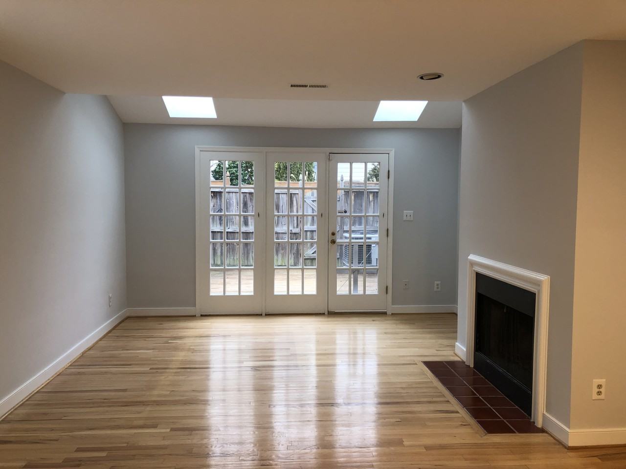 1308 Maple Ave - Photo 4 of 32