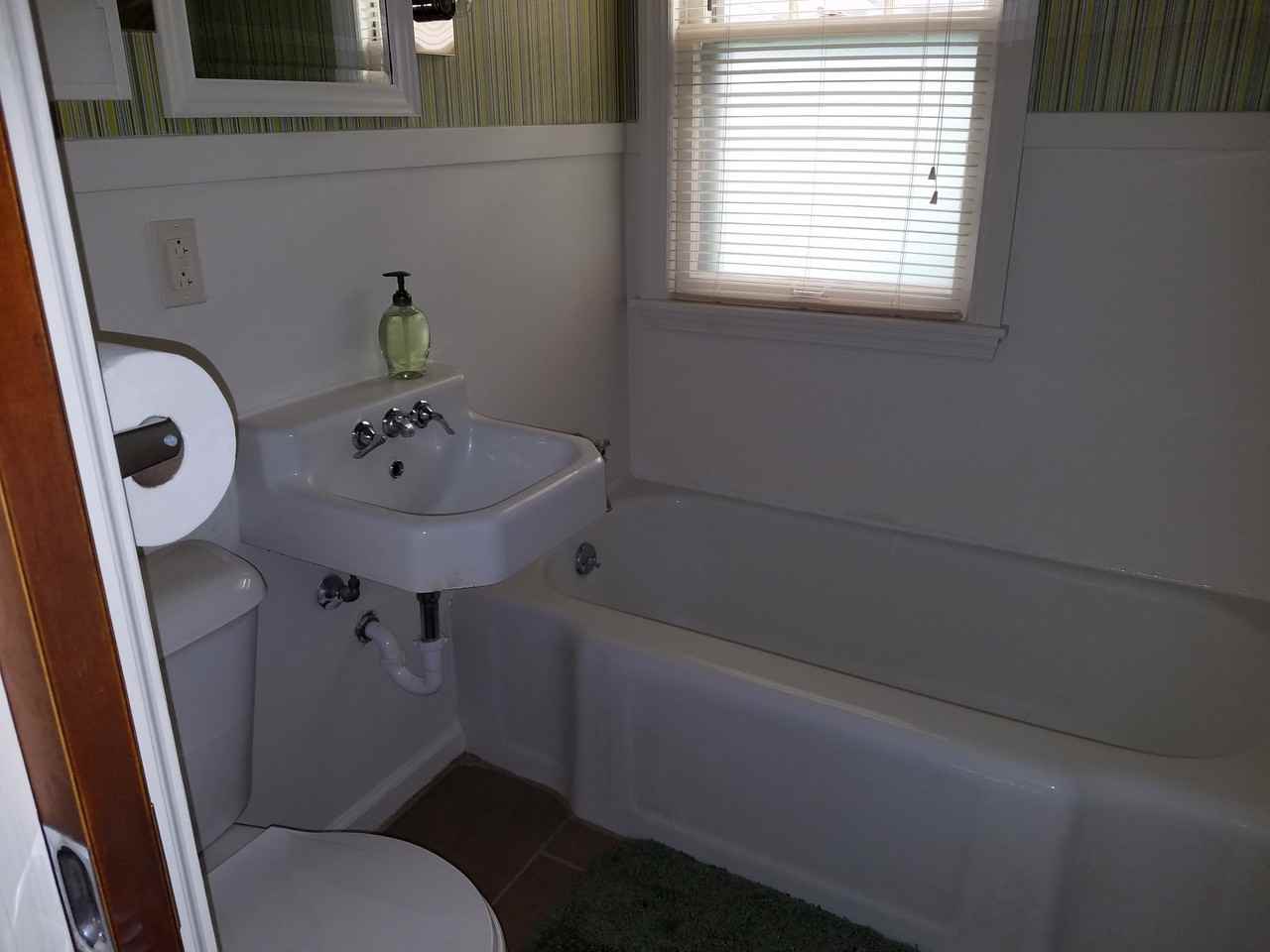 2226 N Water St - Photo 3 of 7