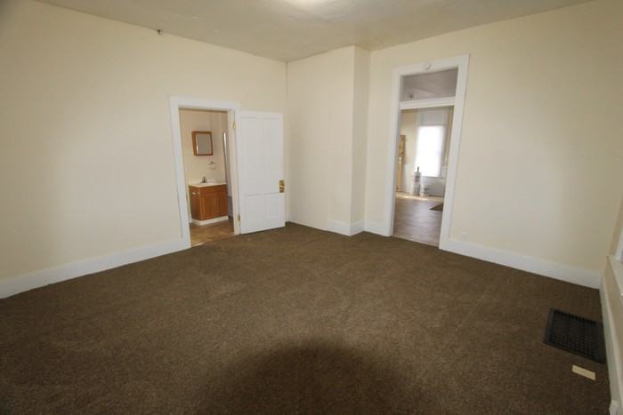 759 S Governor St - Photo 2 of 20