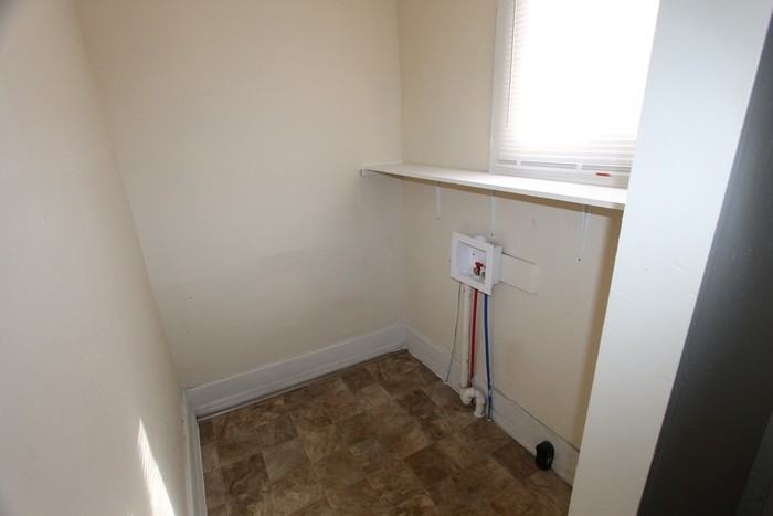 759 S Governor St - Photo 3 of 20