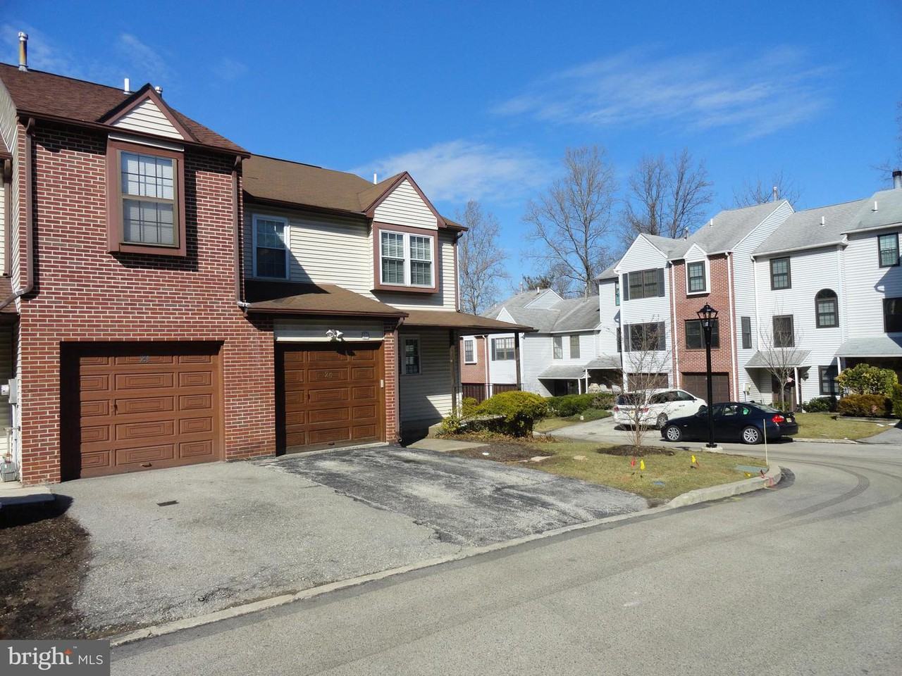 20 Holly Ct - Photo 2 of 50