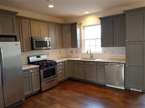 1402 Stonehurst Dr - Photo 2 of 21