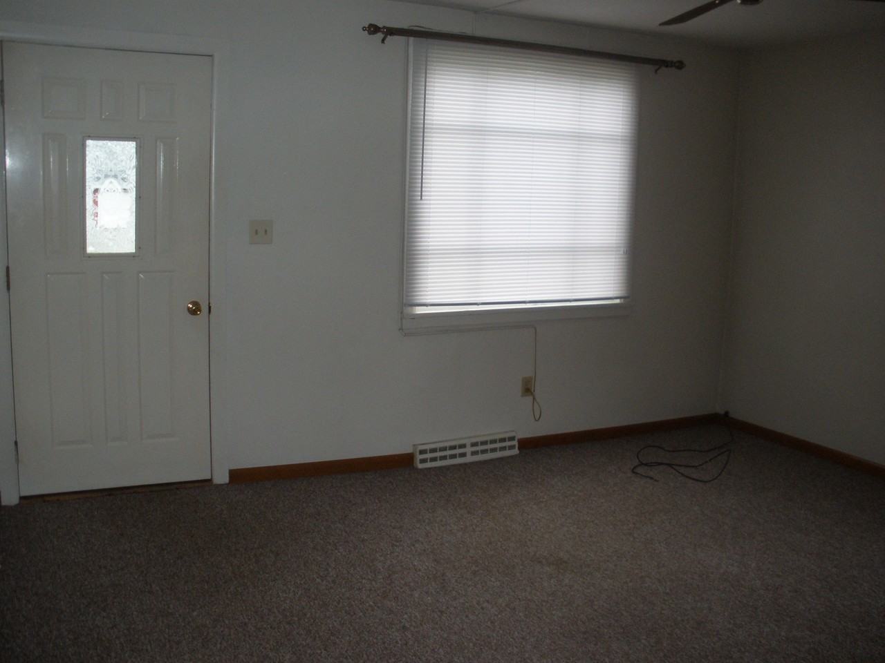 927 East 38th Street - Photo 2 of 8