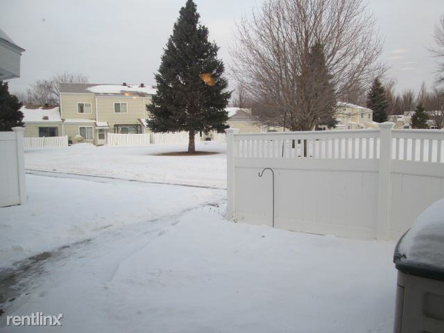 60 Parkview Cir - Photo 3 of 22