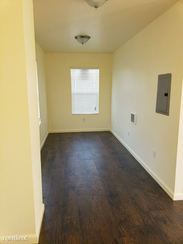 342 S 7th St - Photo 2 of 6