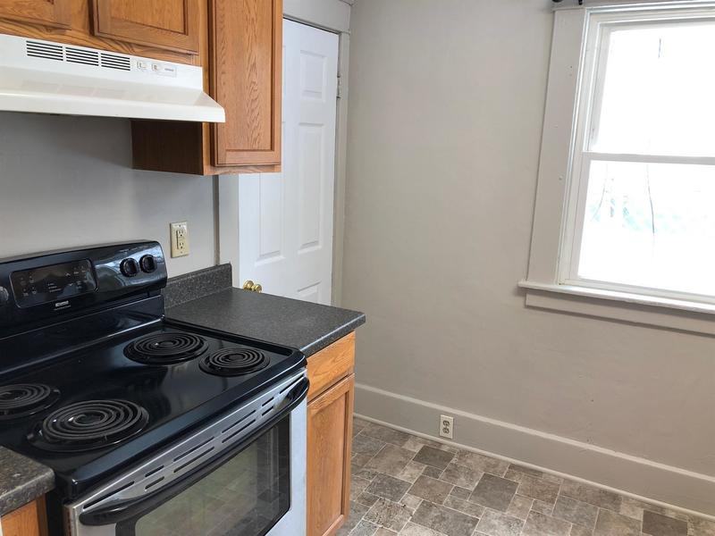 1410 N Chestnut St - Photo 3 of 12