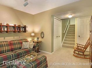 4765 Rockvalley Dr NE - Photo 2 of 4