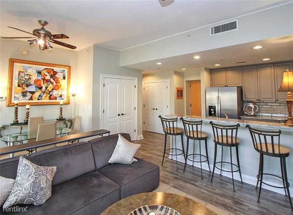 315 Arlington Ave - Photo 3 of 8