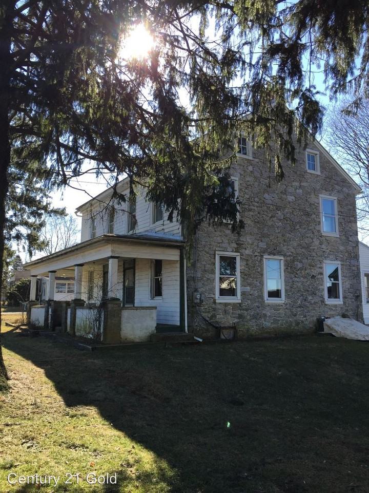 2406 Moselem Spring Rd - Photo 2 of 9