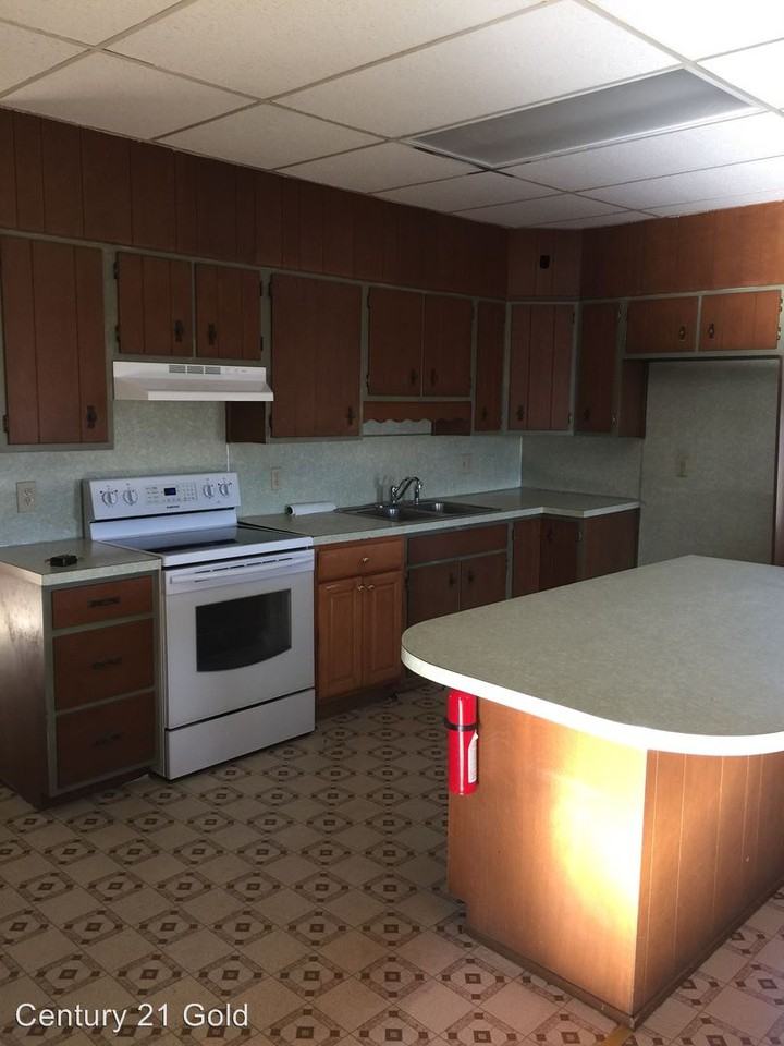 2406 Moselem Spring Rd - Photo 3 of 9