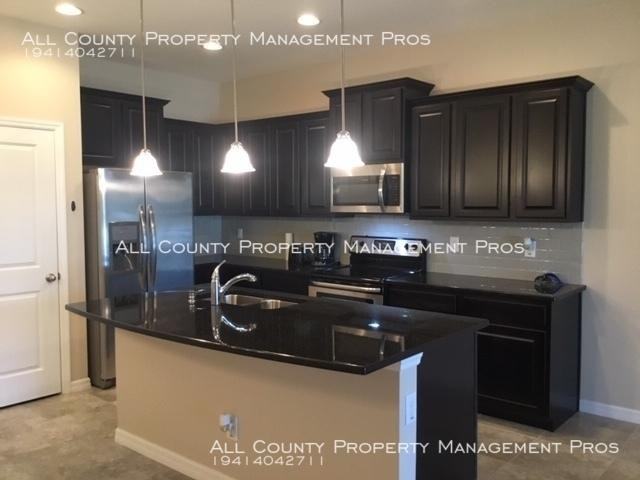 280 Golden Gate Point - Photo 3 of 14