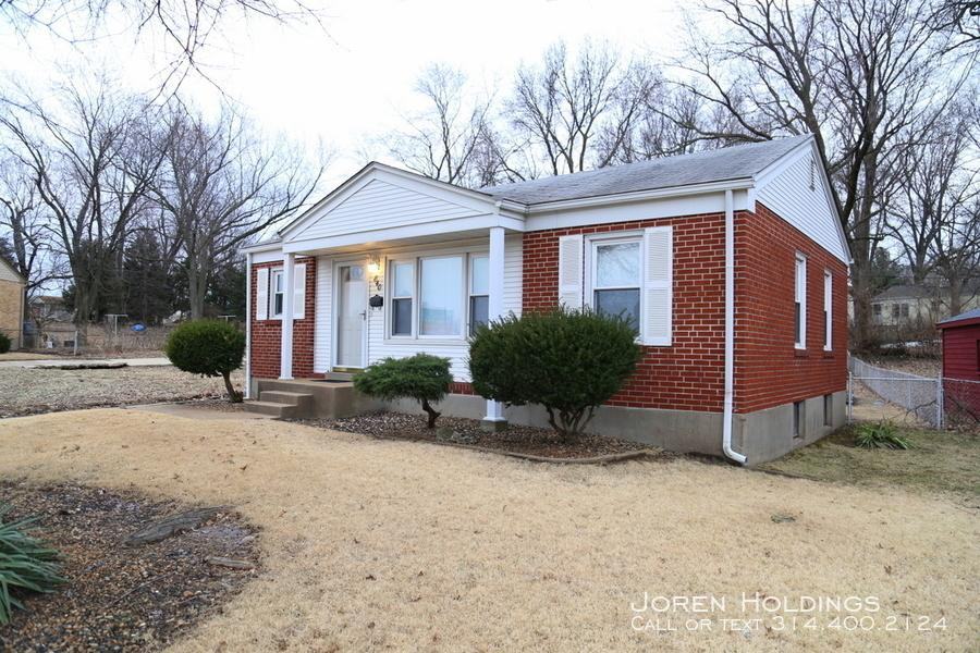 840 Pershall Rd - Photo 2 of 35