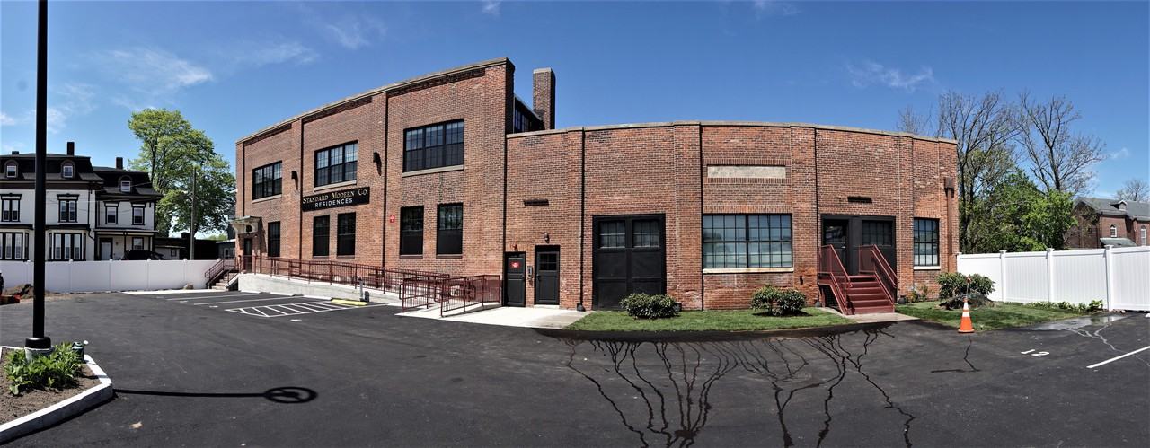 47 Pleasant St - Photo 2 of 38