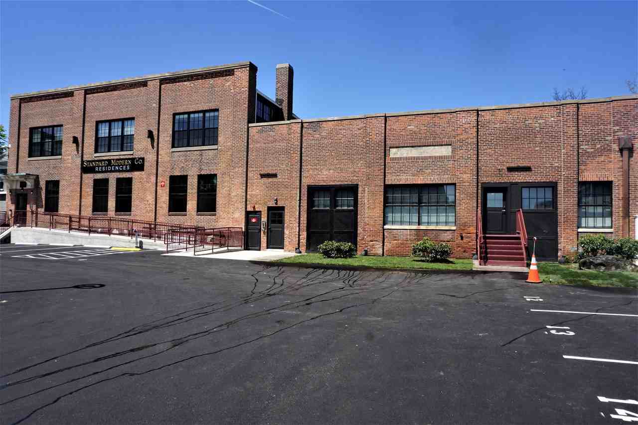 47 Pleasant St - Photo 3 of 38