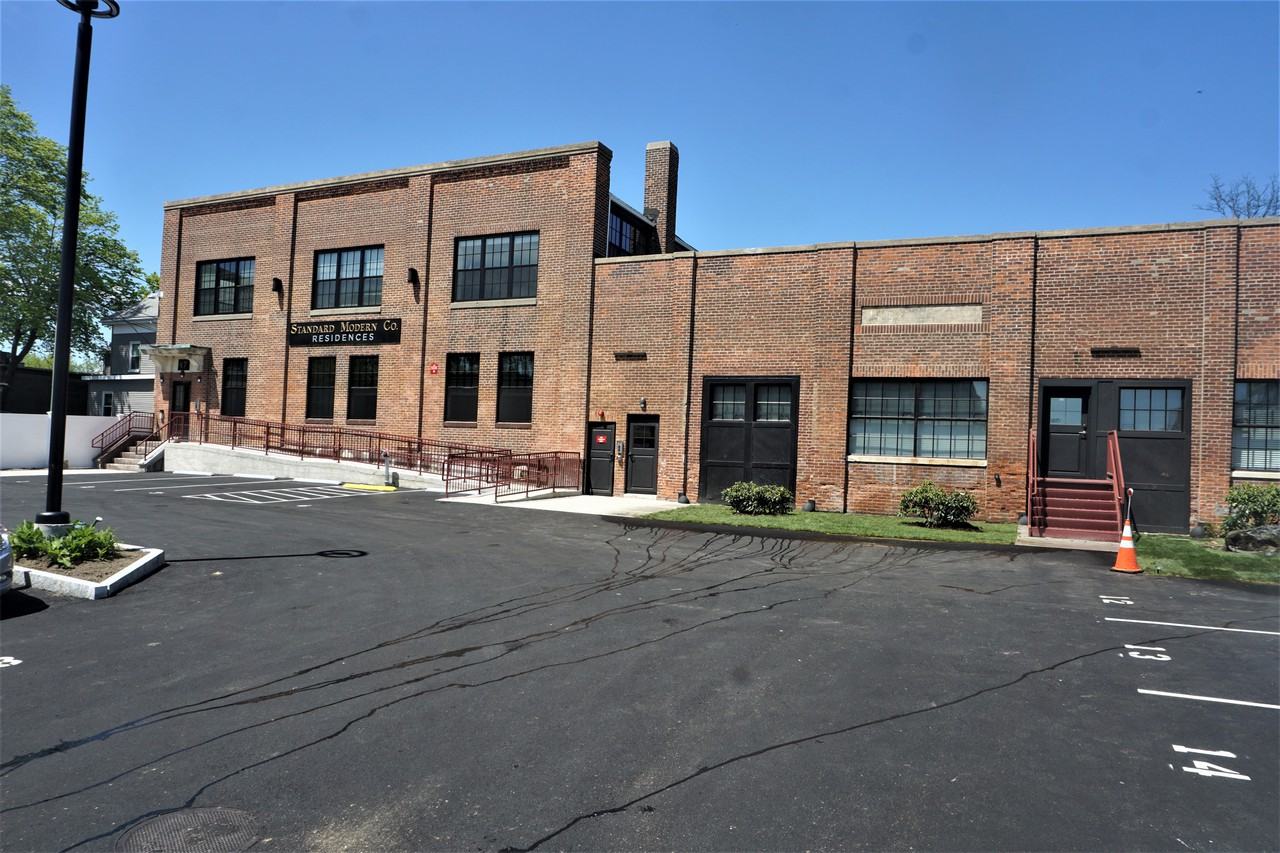 47 Pleasant St - Photo 6 of 38