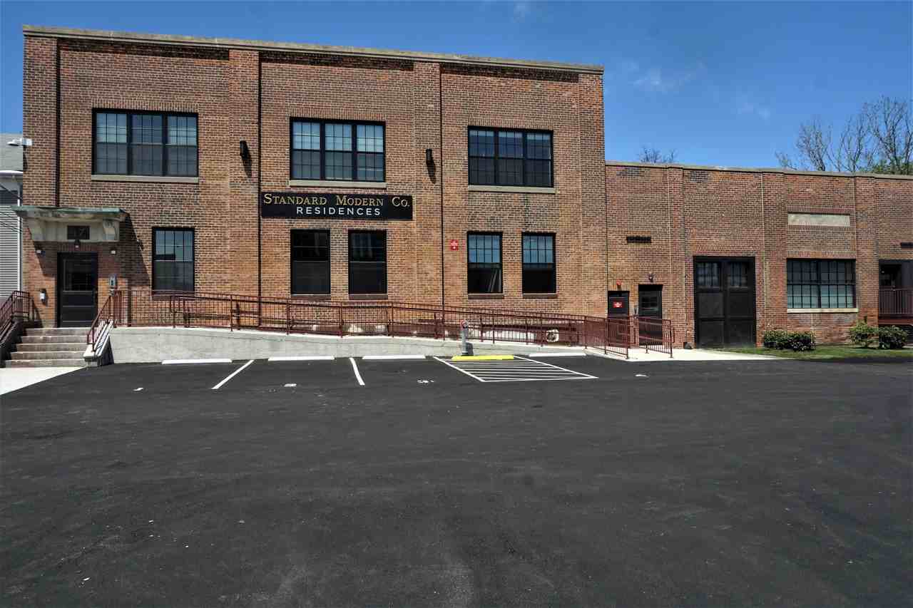 47 Pleasant St - Photo 7 of 38