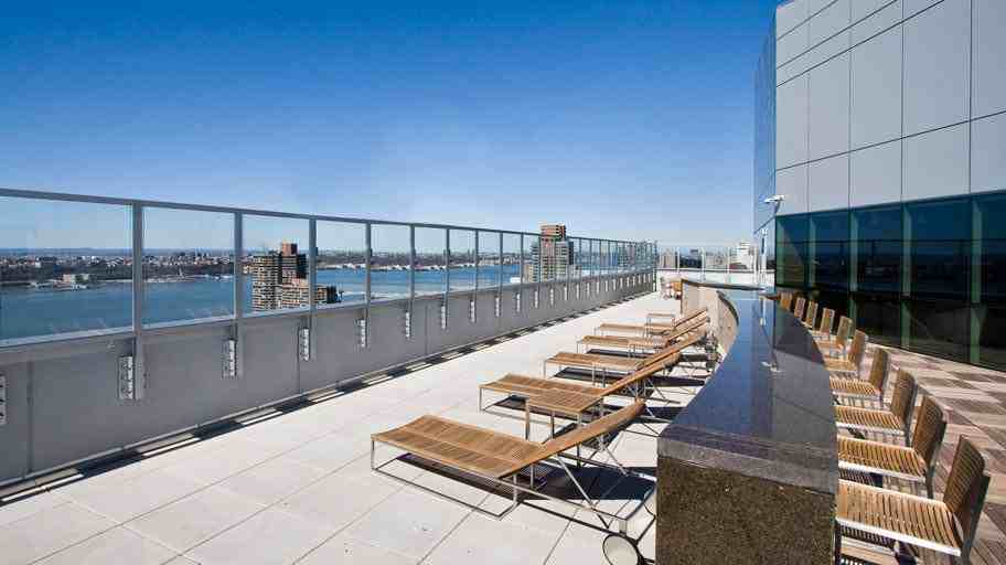 W 37th St #902 - Photo 7 of 8