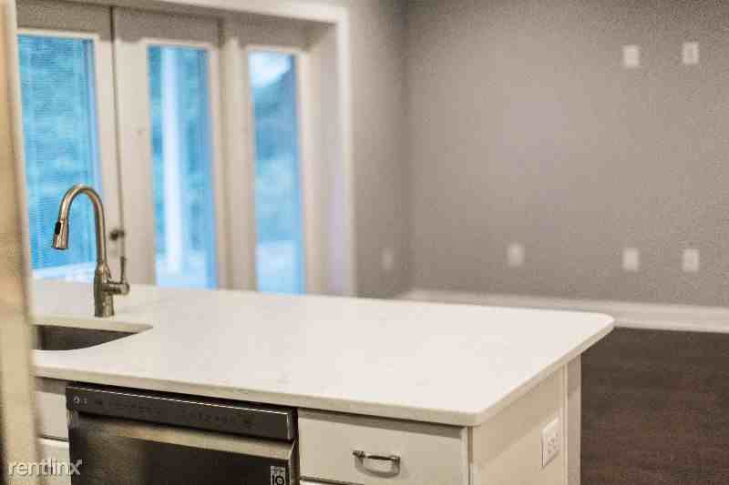 21 Nicholson Dr - Photo 3 of 12