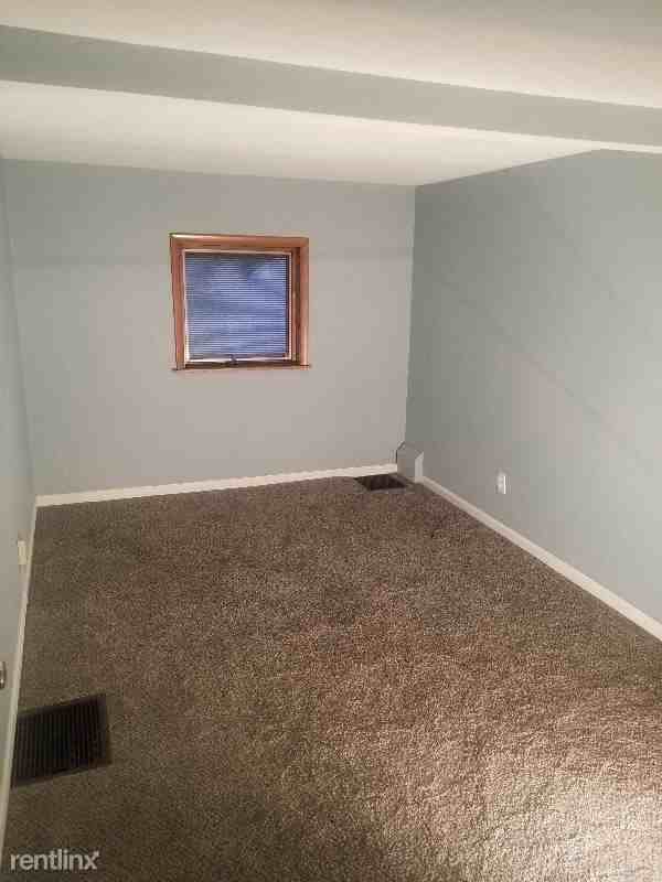7260 Bridges Rd - Photo 3 of 12