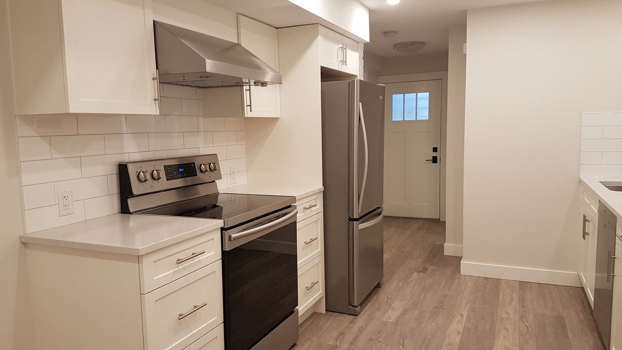 526 Union Street - Photo 3 of 12