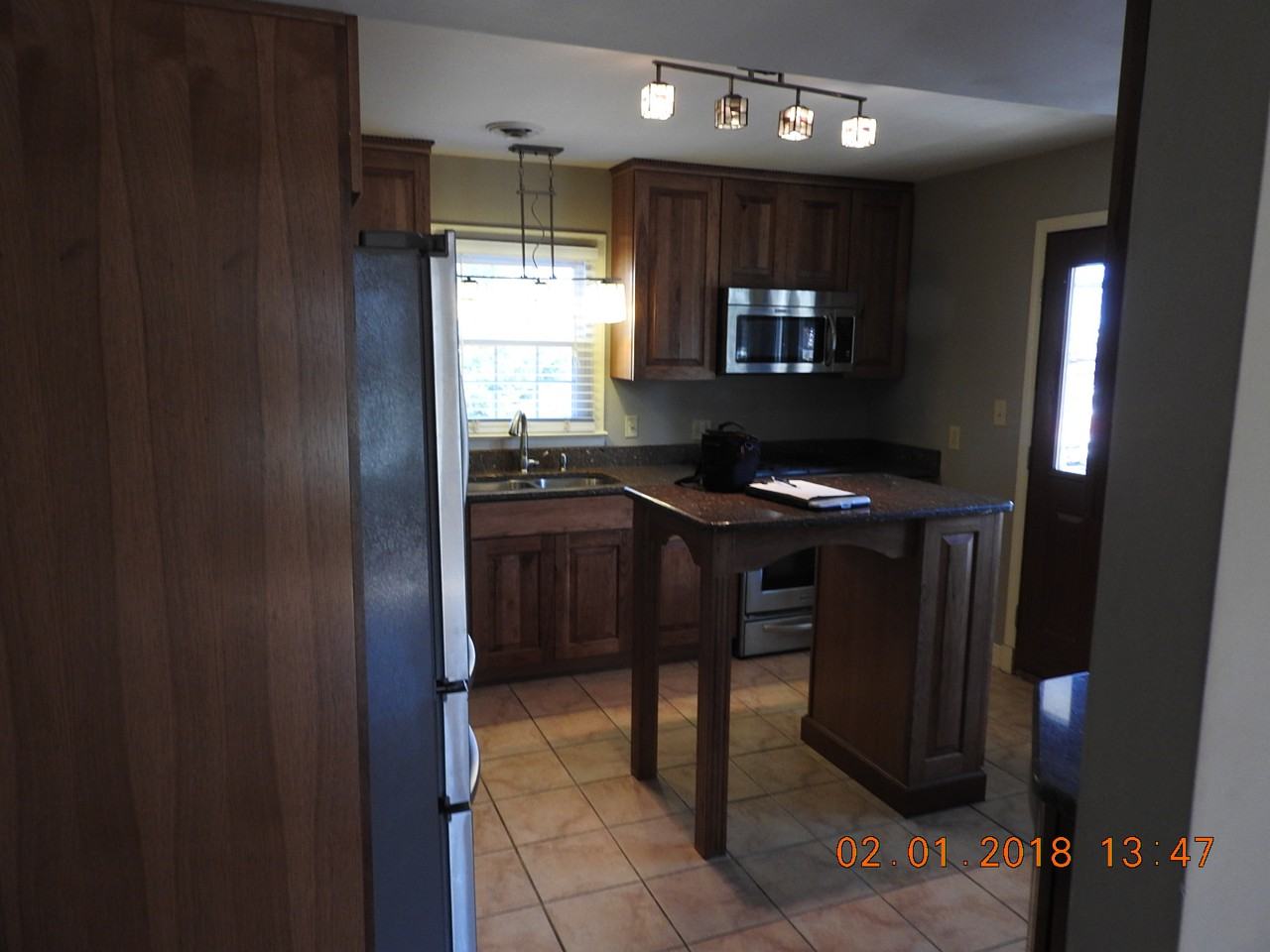 355 Haulover Cir - Photo 3 of 7