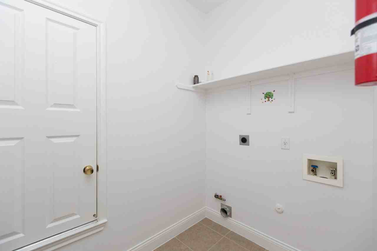 16114 Braesgate Dr - Photo 3 of 24