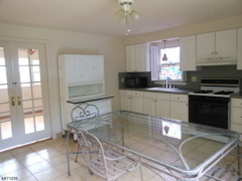 56 Hamburg Turnpike - Photo 2 of 4