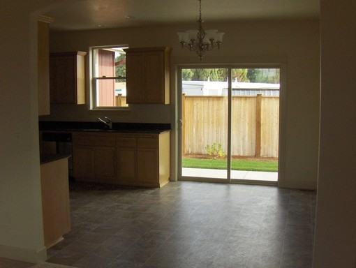 214 SW Quince St - Photo 3 of 6