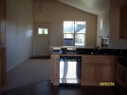 133 SW Quince St - Photo 2 of 6