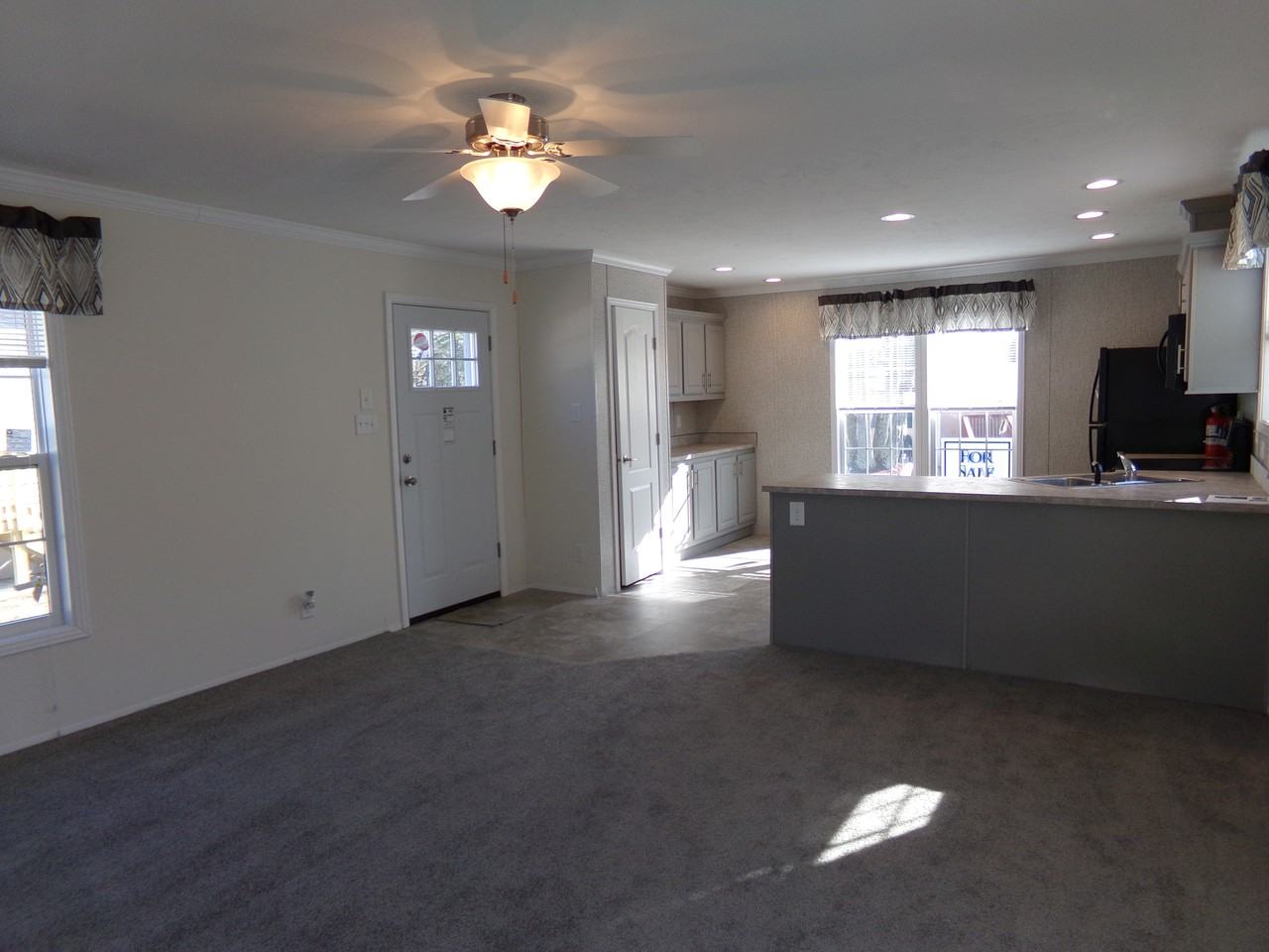 31 Beaver Ave Age Qualified No rent till April - Photo 2 of 20