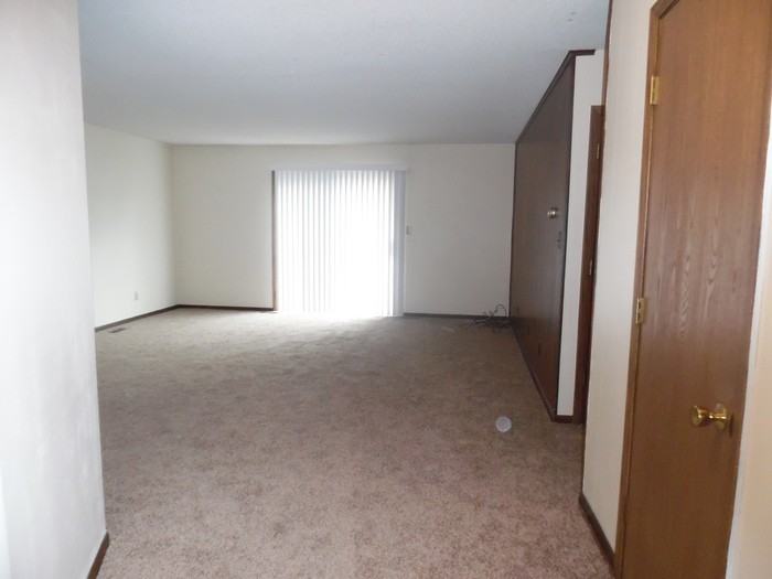 2325 Wallace Ave - Photo 2 of 8